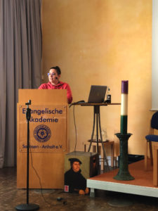 „Be loud and gross“: U30-Perspektiven auf den Synodalen Weg mit Viola Kohlberger